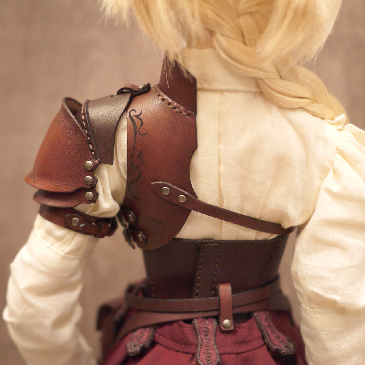 dollfie dream fantasy leather Shoulder armor (left shoulder)