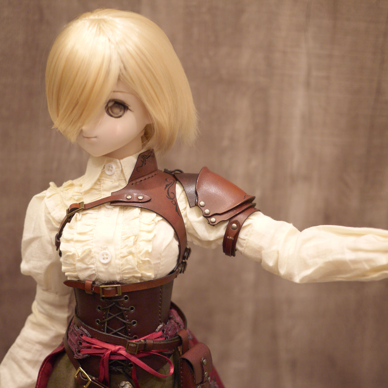 dollfie dream fantasy leather Shoulder armor (left shoulder)