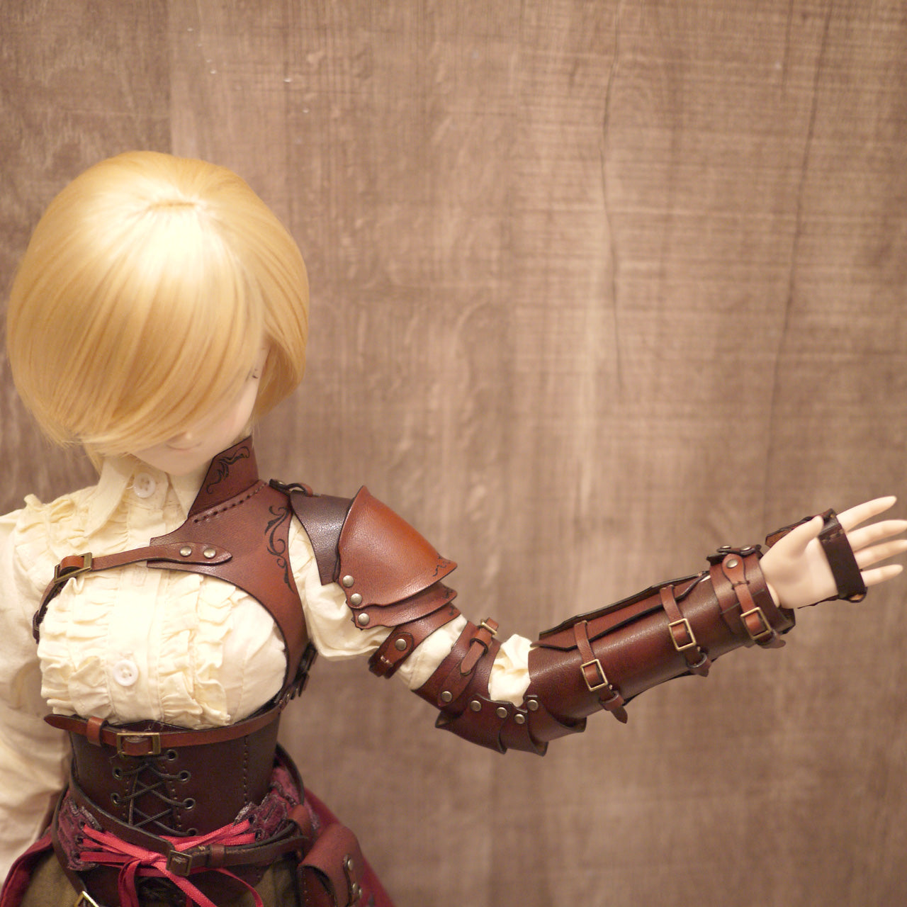 dollfie dream fantasy leather Shoulder armor (left shoulder)