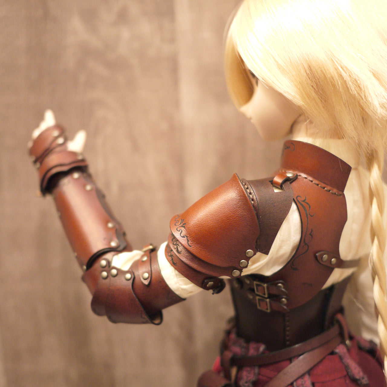 dollfie dream fantasy leather Shoulder armor (left shoulder)