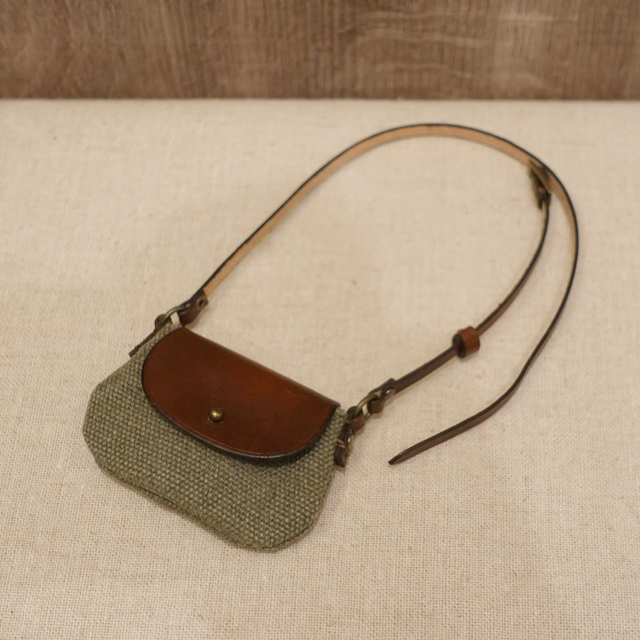 1/3doll Canvas and leather shoulder bag