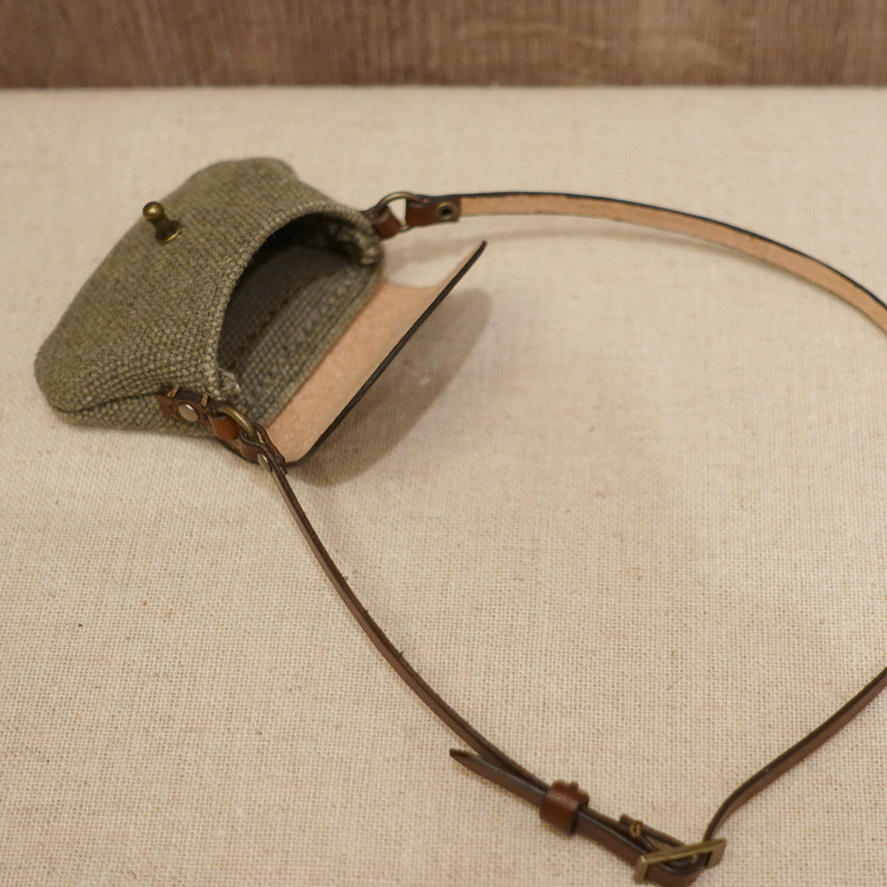 1/3doll Canvas and leather shoulder bag