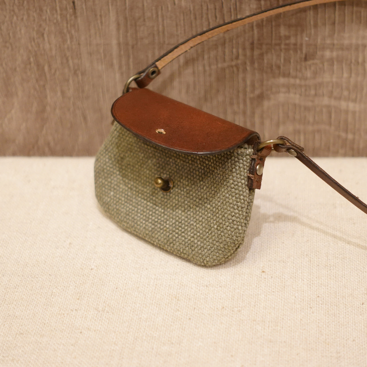 1/3doll Canvas and leather shoulder bag