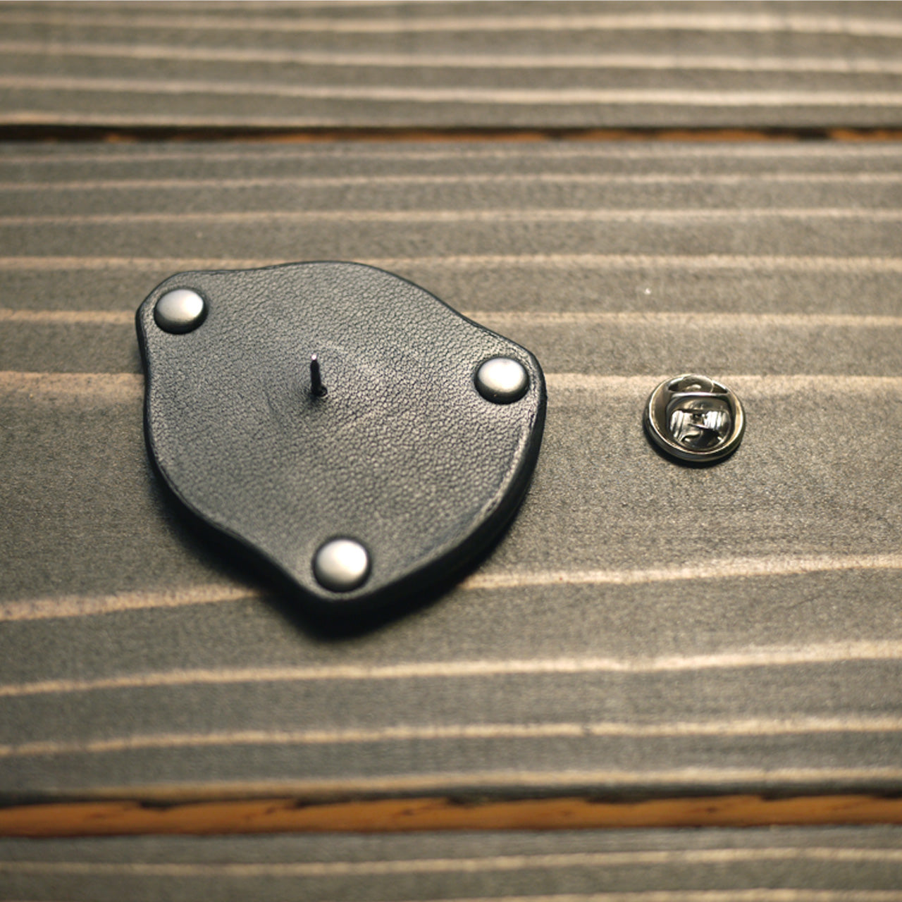 orizontas-tech03 luminous pin badge